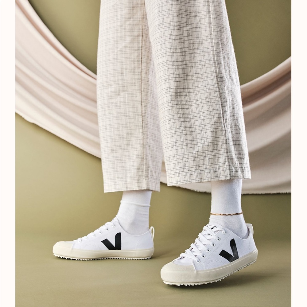 Veja nova canvas sneakers